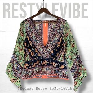 FREE PEOPLE Women’s Size L Top Shirt Blouse Peplum V-Neck Style Floral